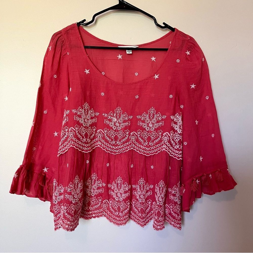 AMERICAN EAGLE OUTFITTERS Embroidered Flowy Blouse Size Small
